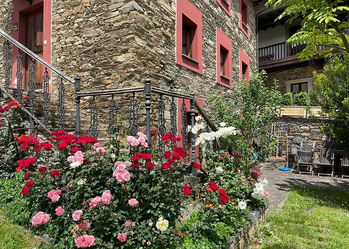 Hotel Y Apartamentos Rurales L\'Anceo