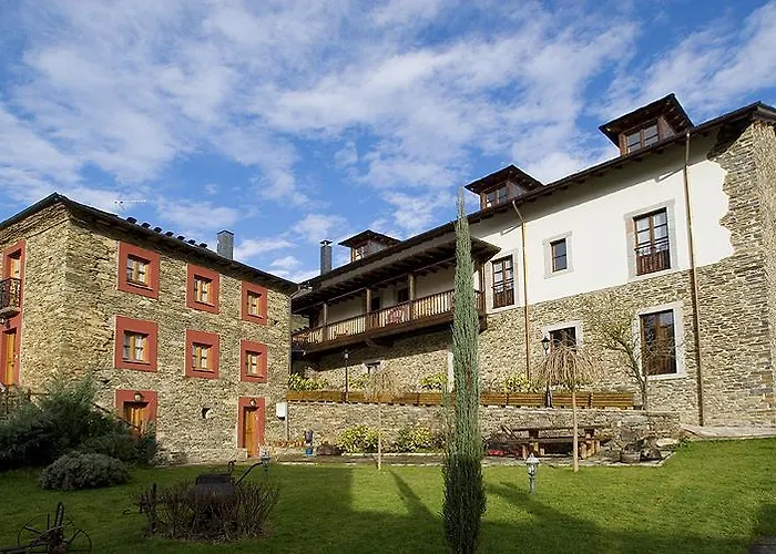 Hotel Y Apartamentos Rurales L\'Anceo
