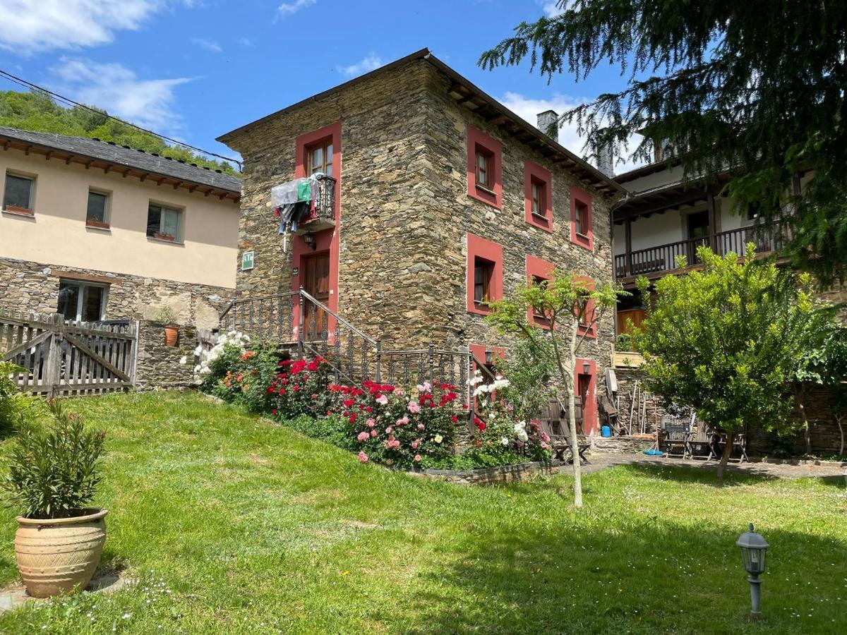 Y Rurales L'anceo Hotel
