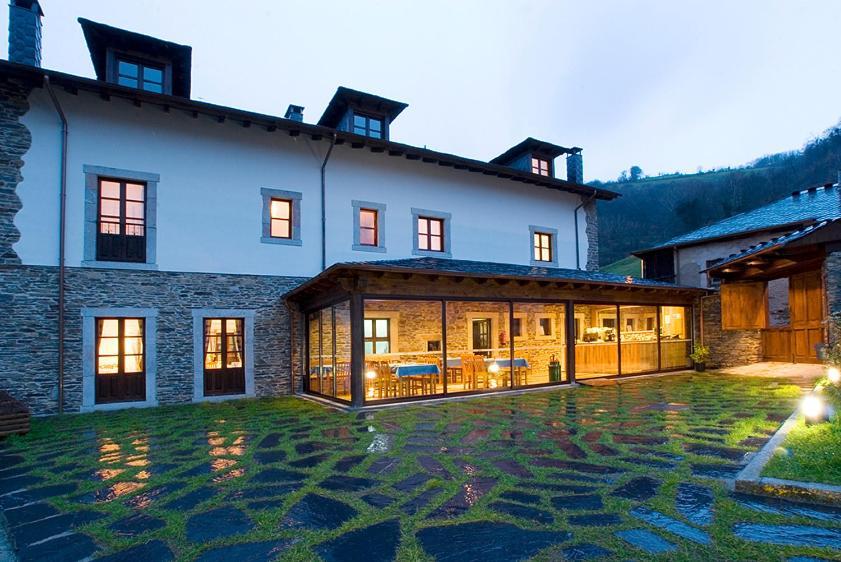 Y Rurales L'anceo Hotel